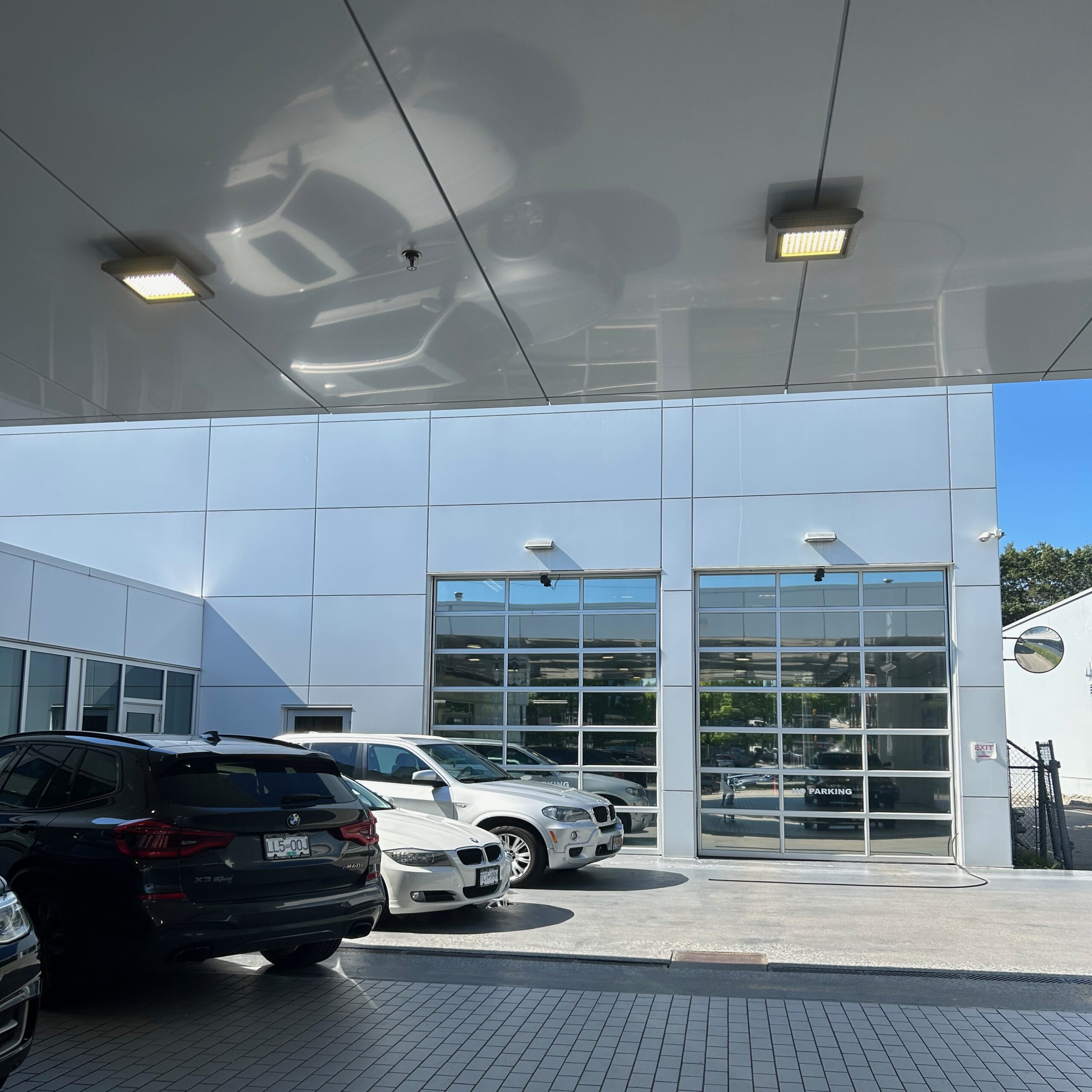 Service Garage of Brian Jessel BMW Pre-Owned.